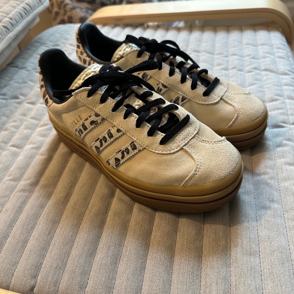 Adidas Gazelle Bold Platform sneaker Size 7